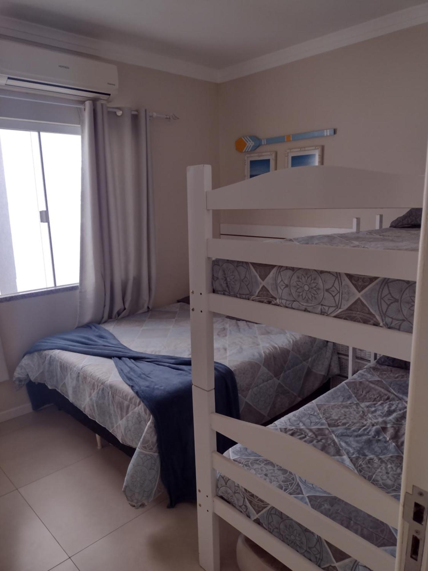 Apartamentos próximo à praia Bombinhas Quarto foto