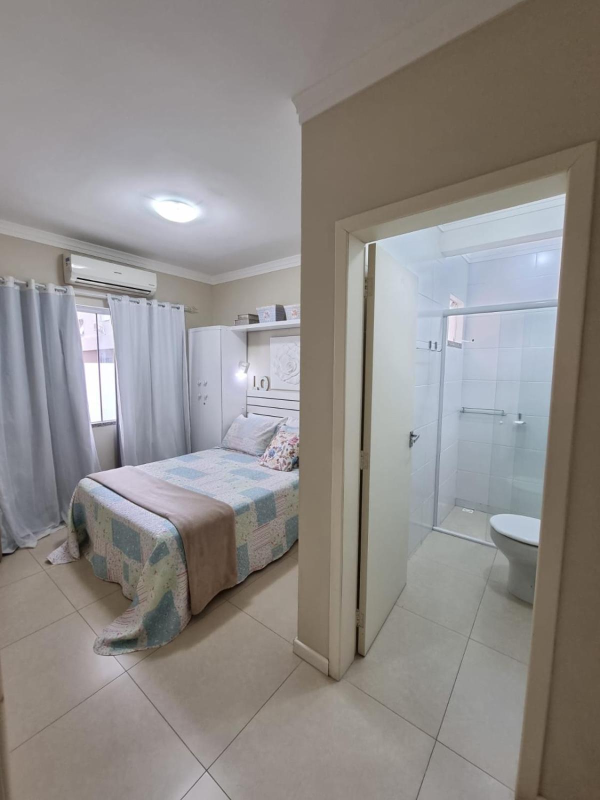 Apartamentos próximo à praia Bombinhas Quarto foto